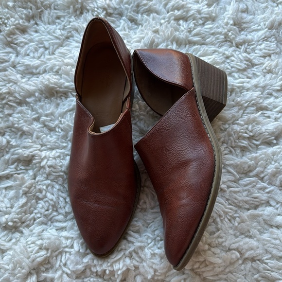 Universal Thread D’Orsay‎ Booties - Picture 3 of 6